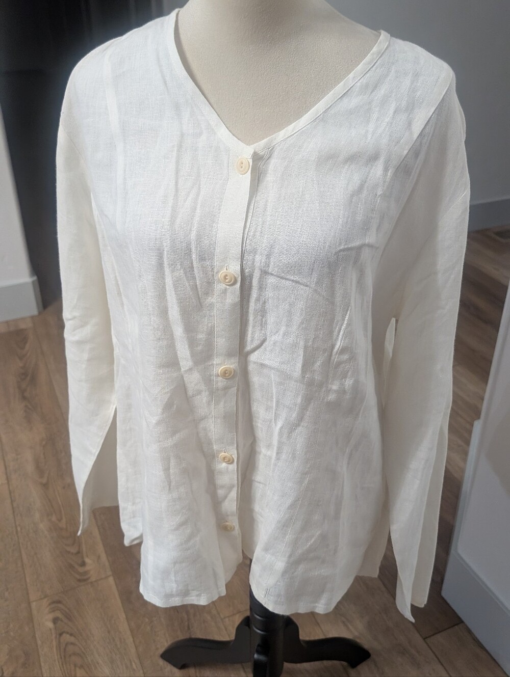Women's Cream Button-Front Linen Blouse